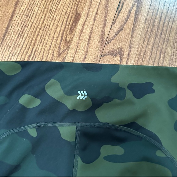 all in motion / Green, Black & Khaki Camouflage 7” Bike Shorts - Picture 4 of 7